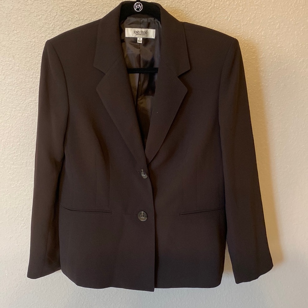 Jones Studio. Pantsuit. Blazer Sz. 12. Pants Sz 16.